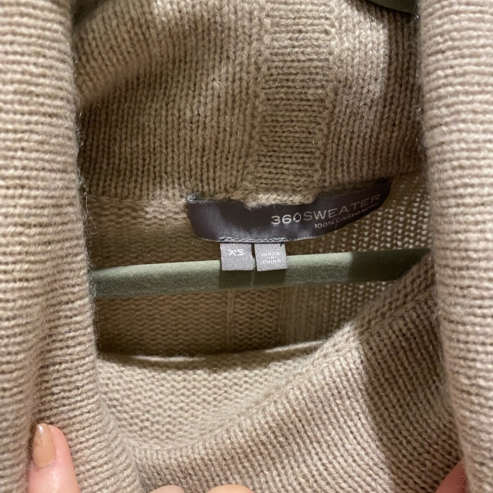 360 Sweater - Picture 3 of 4